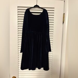 Elegant Velvet Long Sleeve Girl’s Dress